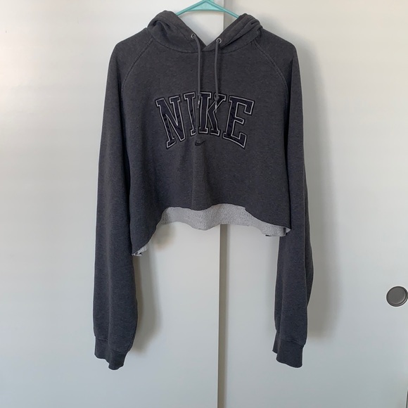 Nike Tops - Cropped over size Nike hoodie